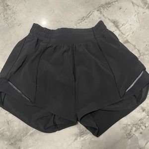 Womens Lululemon Hotty Hot Low rise 4 inches size 2